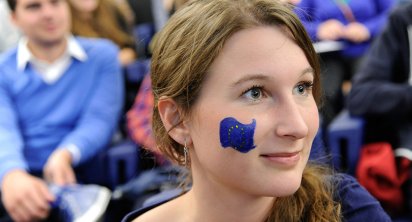 Remainer paints EU flag on her face - European Union - Brexit